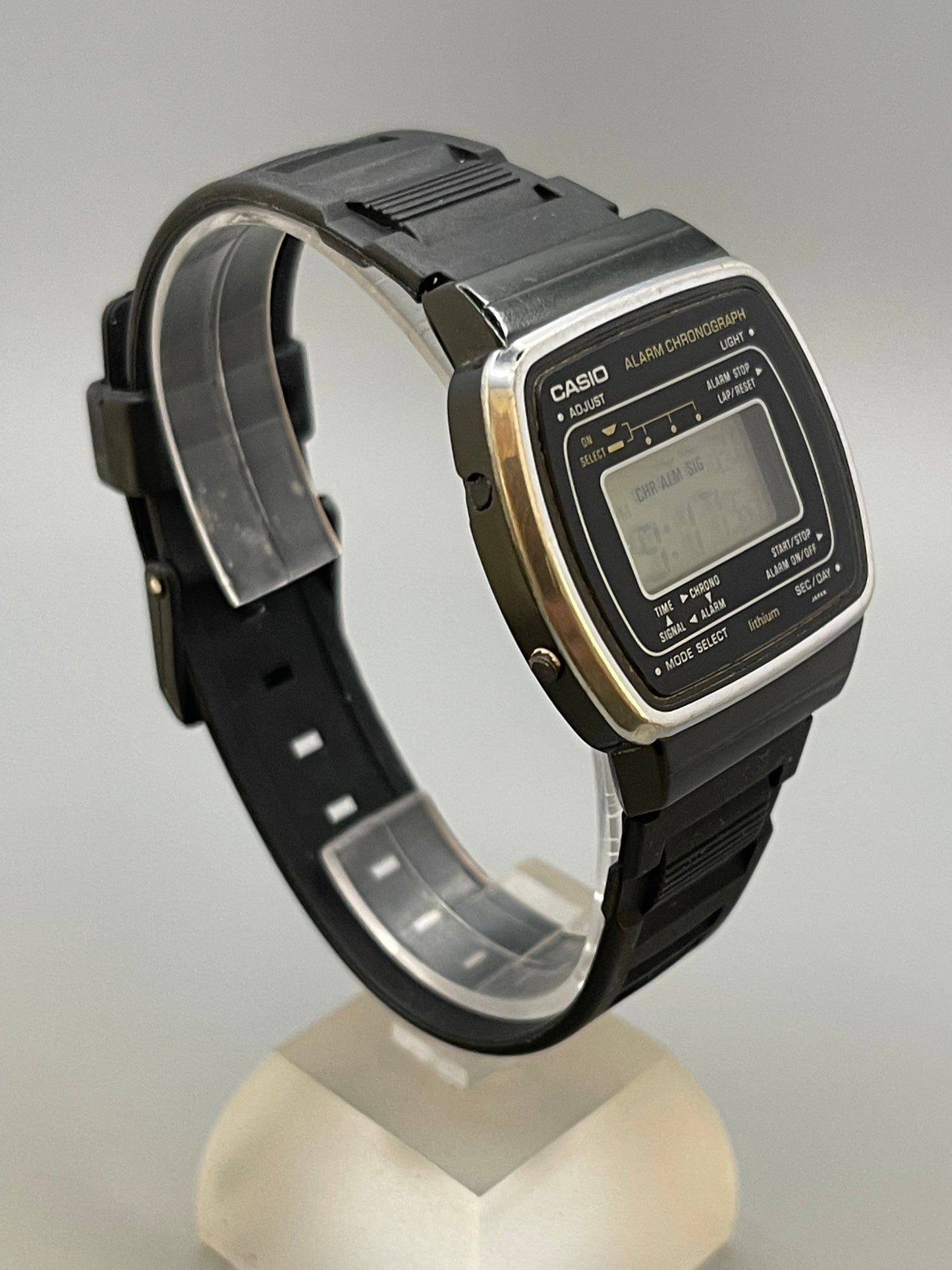 1982 Casio F-80 Japan