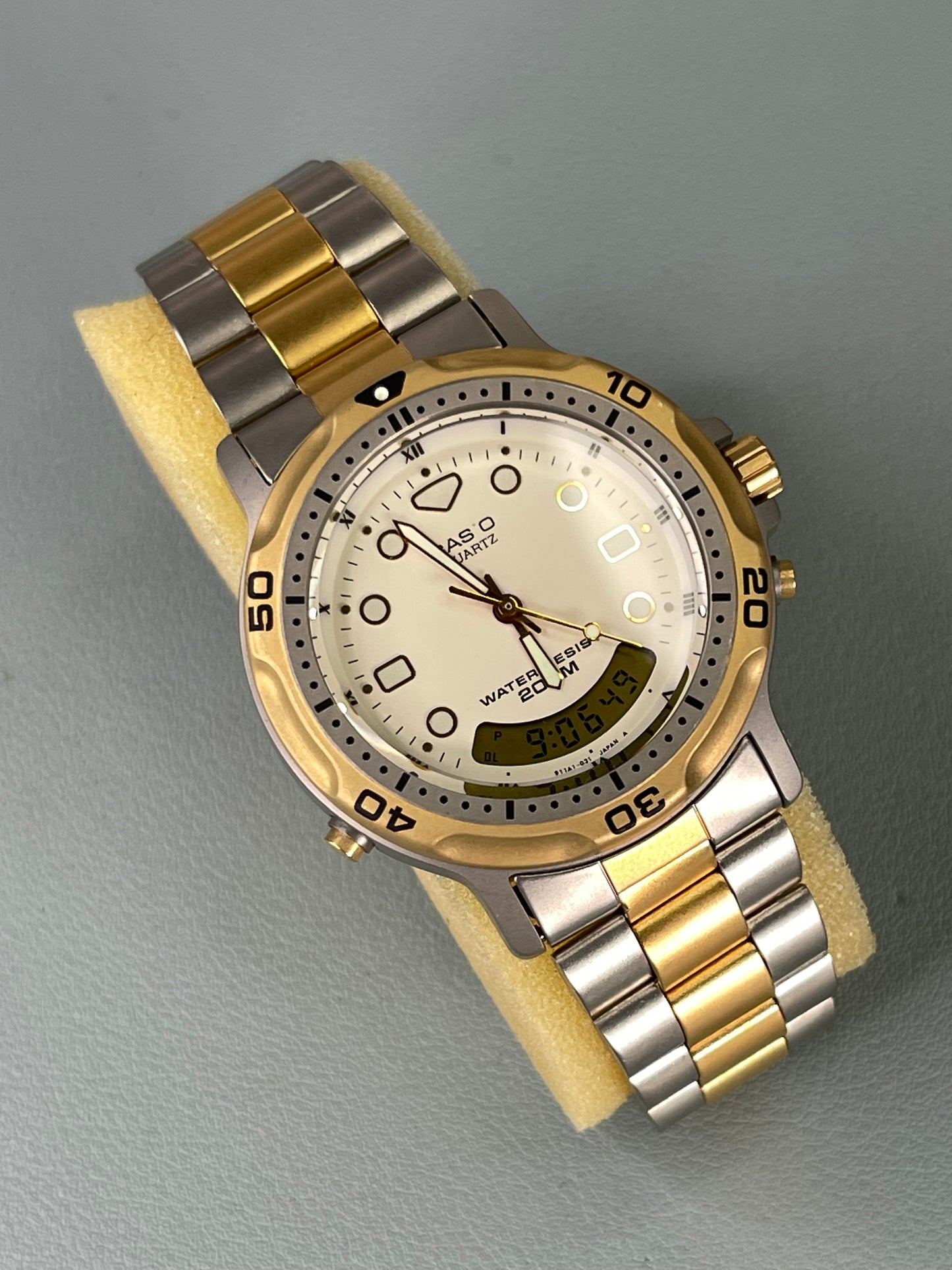 1990 Casio Oceanus 200M Divers watch, AD-702 new old stock