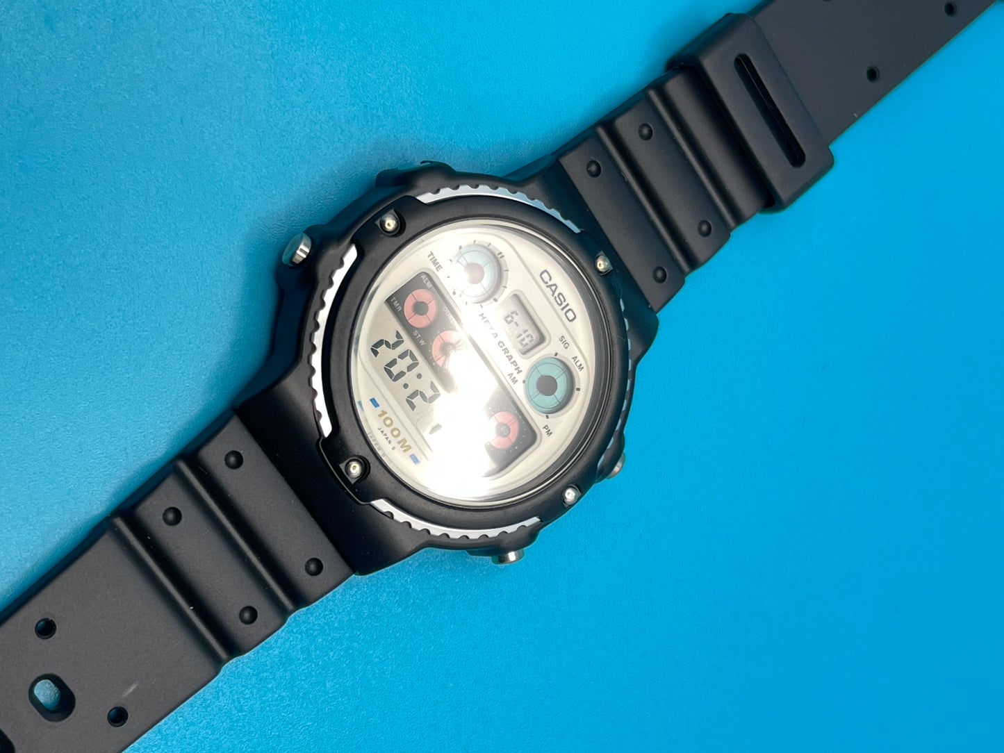 Casio HGW-10 White version