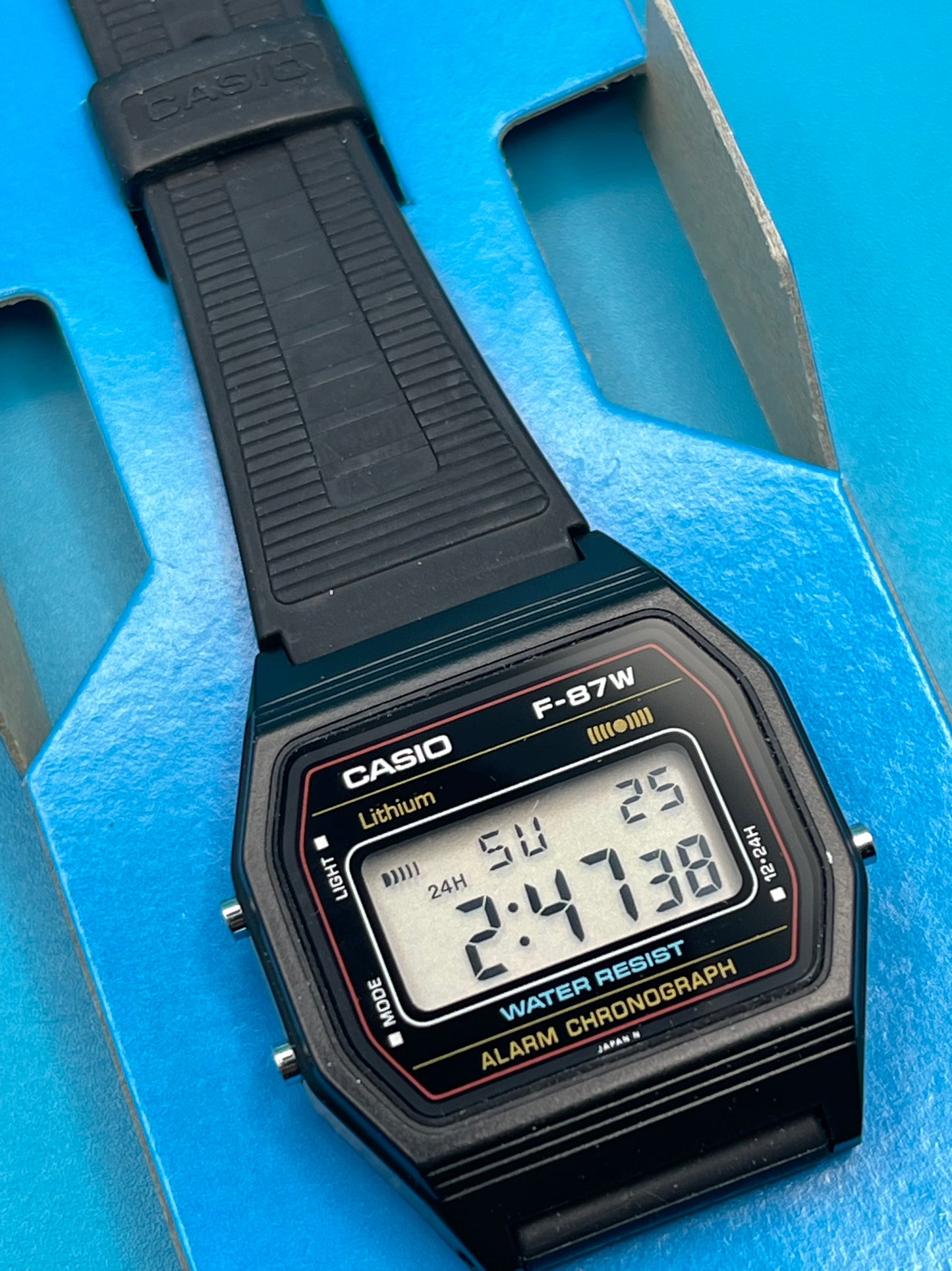 1984 Casio F-87 boxed